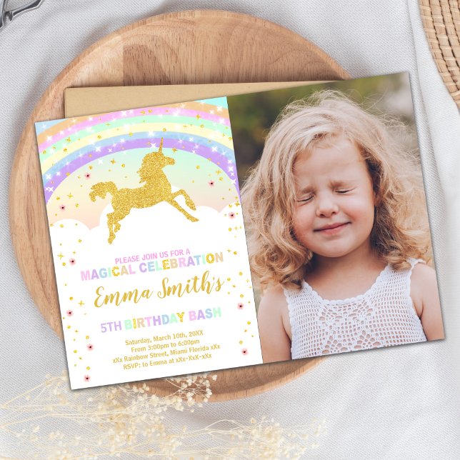 Convite Placa de Partido Mágico Editável (Gold Glitter Rainbow Unicorn Invitations Photo)