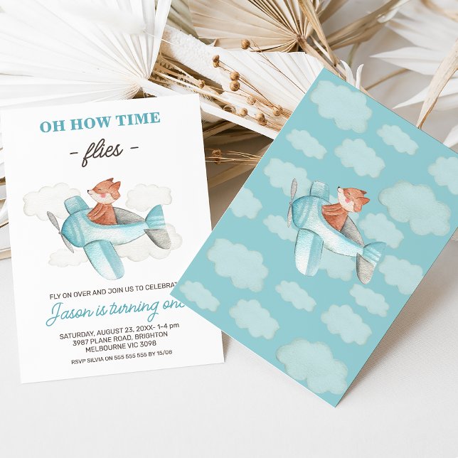 Convite Plano Cinza Azul como o tempo voa primeiro anivers (Plane themed boy's first birthday invitation for a baby boy featuring an airplane, fox and clouds.)