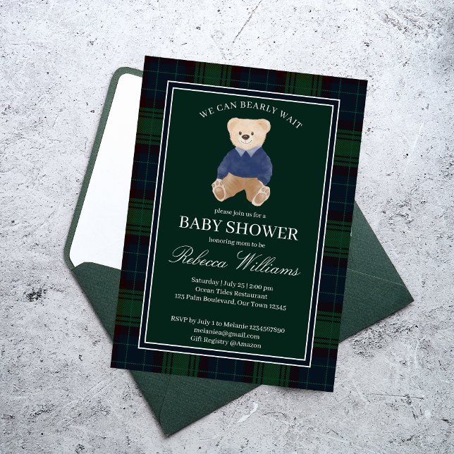 Convite Podemos esperar o chá de fraldas clássico da xadre (We can bearly wait classic emerald green plaid baby shower invitation cards template)