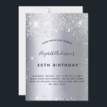 Convite Poeira de prata de aniversário<br><div class="desc">Um convite moderno, na moda e glamouroso para a 50ª festa de aniversário (ou qualquer idade) da mulher. Um fundo metálico falso prateado com pó falso de prata. O nome é escrito com um moderno script estilo escrito à mão preta. Personalize e adicione um nome, idade e detalhes de sua...</div>