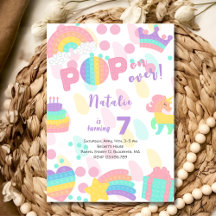Pop! Criança de aniversário do Pastel pop it