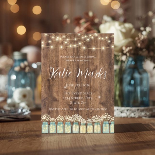 Convite Pote de Pedra e Luzes de Fadas para Chá de Noiva R (Rustic bridal shower invitation mockup with blue mason jars and fairy lights)
