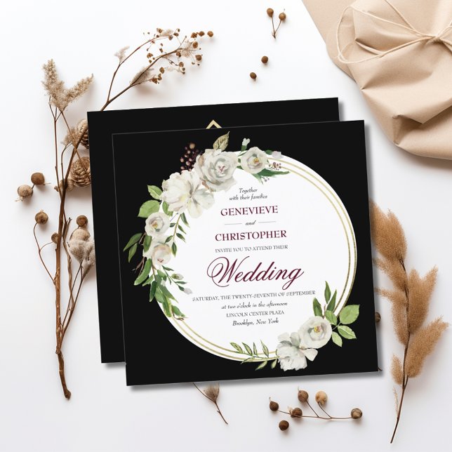 Convite Praça Dourada Floral Negra Elegante (Elegant Black Formal White Roses Square Wedding Invitation)