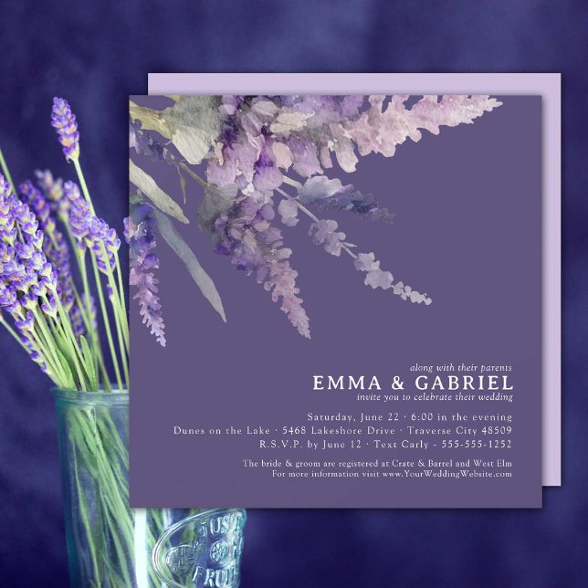 Convite Praça Púrpura de Lavanda Floral, Tudo Em Um Casame (Rich jewel tone purple all-in-one wedding invitation with lavender blooms.)