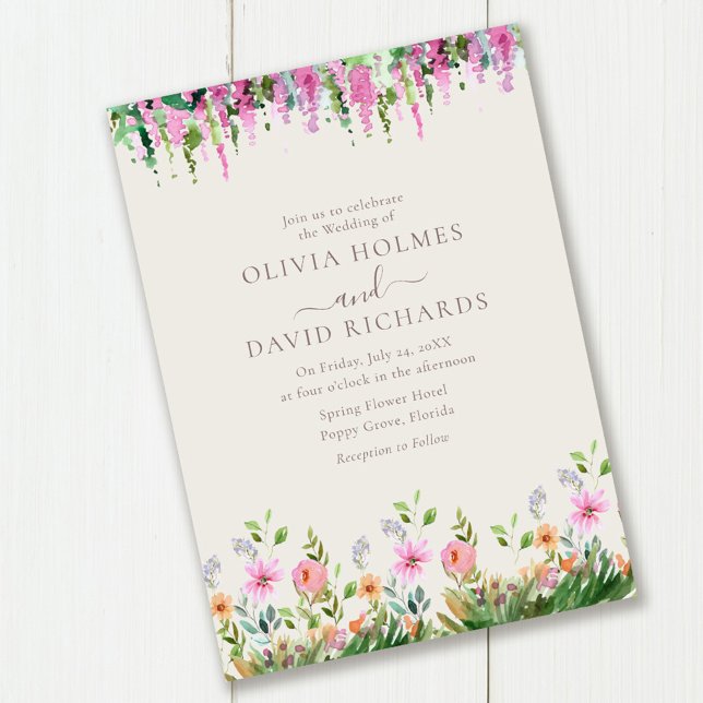 Convite Prado de Flores Silvestres Românticas com Casament (Romantic Wildflowers Meadow with Acacia Wedding Invitation on wooden table.)