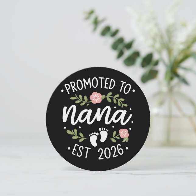 Convite Pregnancy Announcement Promoted to Nana 2026  (Em pé/Frente)