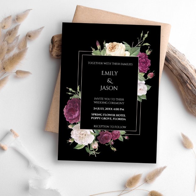 Convite Preto Moderno com Peônias Burgundy (Modern Black Invitation with Burgundy Peonies on a boho table.)