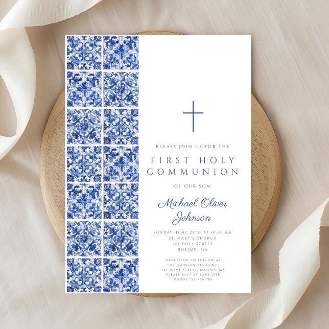 Convite Primeira Comunhão de Azulejos Azuis do Mediterrâne (Mediterranean Blue Tiles Boy First Communion Invitation)