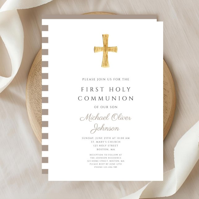 Convite Primeira Comunhão Moderna de Taupe Cross Boy (Modern Taupe Cross Boy First Communion Invitation)