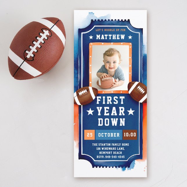 Convite Primeiro aniversario Blue Orange Boy Fotografia do (first year down football 1st birthday invitation photo watercolor sports ticket boy blue orange)