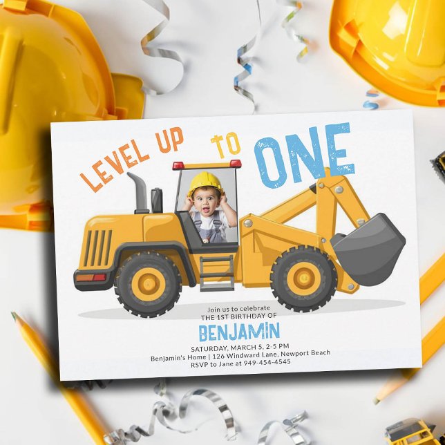 Convite Primeiro aniversario de Fotografia de Nível Superi (photo construction invitation 1st birthday first boys bulldozer vehicle theme personalized)