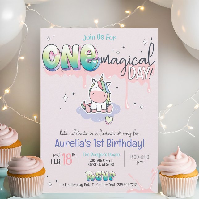 Convite PRIMEIRO ANIVERSARIO de Grafite de Unicórnio de Um (One magical day cute first pink pastel graffiti kawaii unicorn rainbow 1st birthday party invitation)