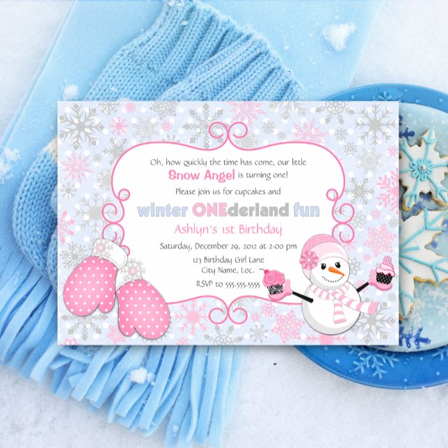 Convite Primeiro aniversario de inverno único personalizad (Winter one-derland birthday party invitation for first birthday party, front view.)