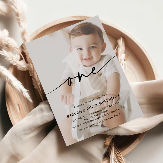 Convite Primeiro aniversário de uma foto minimalista (Criador carregado)