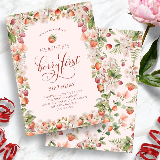 Convite Primeiro Aniversário do Berry Rosa (Elegant Pink Berry First Birthday Invitations with Strawberry by Painted Paperie
)