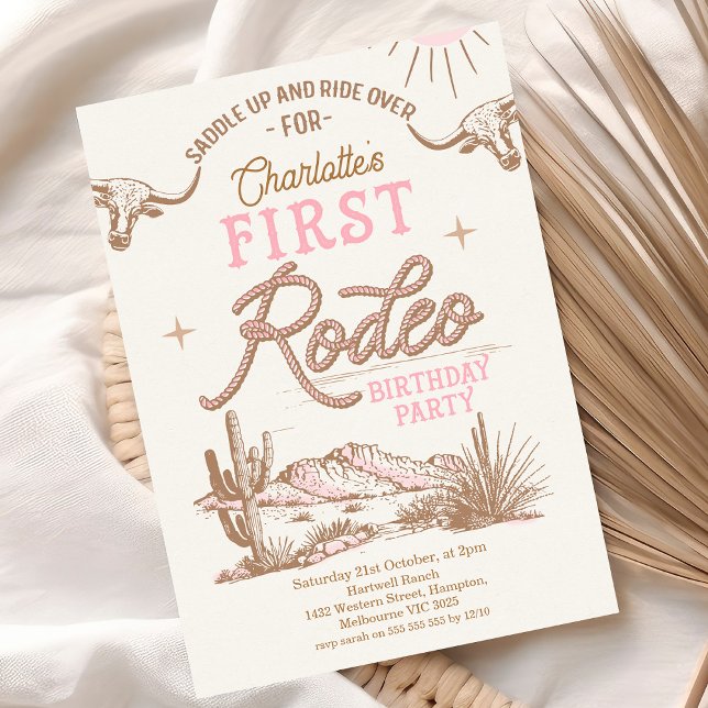 Convite Primeiro primeiro aniversario de Rodeio do Deserto (Vintage Pink Girls First Rodeo Birthday Invitation, Pink Cowgirl Wild West, Western 1st Birthday Cow)
