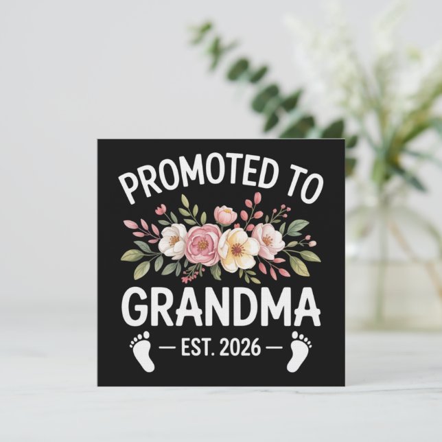 Convite Promoted to Grandma 2026 First Time Nana Floral  (Em pé/Frente)