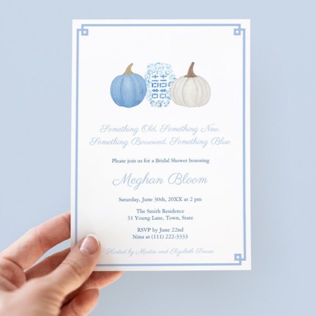 Convite Pumpkin Antigo Novo Chá de panela Azul de Pré-Disq (Something Blue Bridal Shower Invitation With Light Blue And White Pumpkins And Ginger Jar. Greek Key)