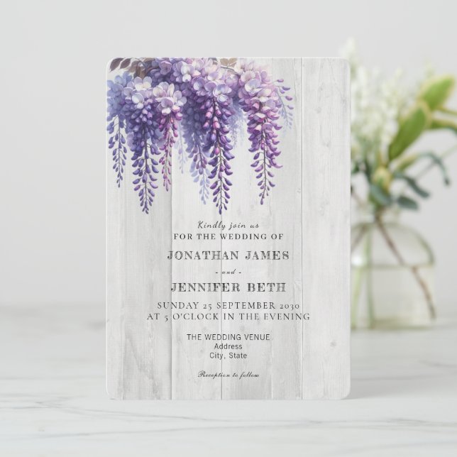 Convite Purple on Wood Wisteria Floral Wedding Invitation (Em pé/Frente)