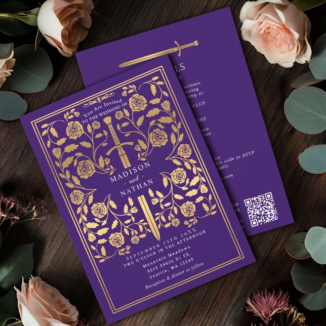 Convite Purple Royal Medieval Gold Sword Wedding QR Code (Criador carregado)