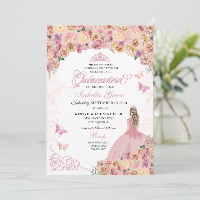 Convite Quinceanera Floral Elegante Rosa Pêssego (Em pé/Frente)