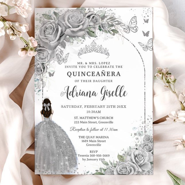 Convite Quinceañera Silver Rosas Floral Moça P (silver-floral-flowers-roses-butterflies-brunette-princess-silver-crown-dress-Quinceañera-invitation)