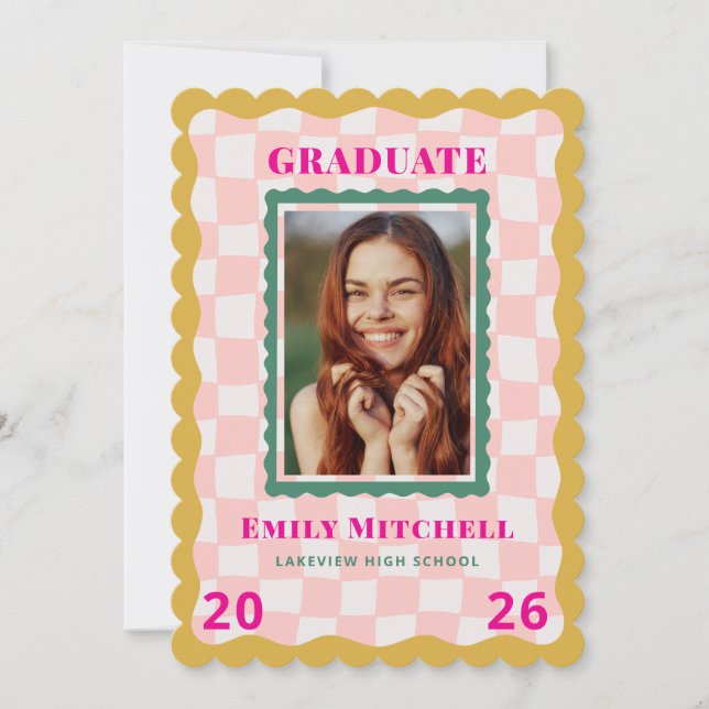 Convite Rainbow Checkered Grad Announcement with Photo (Frente)