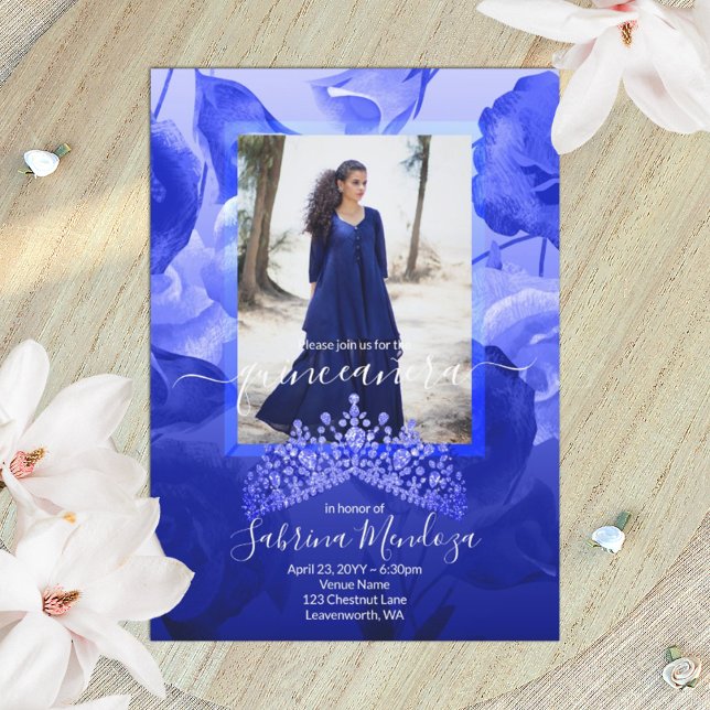 Convite Real Azul, Rosas Brancas, Topaz Tiara Quinceanera (royal blue, aquamarine rhinestone tiara quinceanera invitation with blue roses)