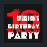 Convite RED BLACK 18th Festa de aniversário 18 anos V10<br><div class="desc">18 ANOS. Este convite com o seu número grande e ousado e a sua apresentação divertida faz um convite divertido para a festa de aniversário de uma adolescente. Você pode alterar a cor do texto para uma aparência diferente. Personalize com o nome do seu filho e os detalhes da sua...</div>