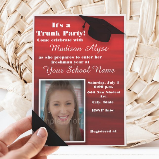 Convite Red Black White College Trunk Party Dort Chá (Red and black graduation trunk party photo invitation)