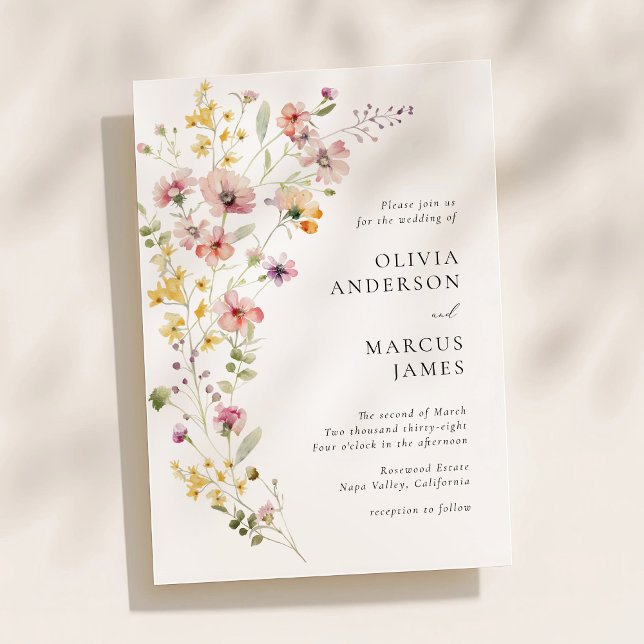 Convite Refined Boho Meadow Wildflower Wedding Invitation (Soft watercolor wildflower wedding invitation with elegant serif typography and airy floral layout)