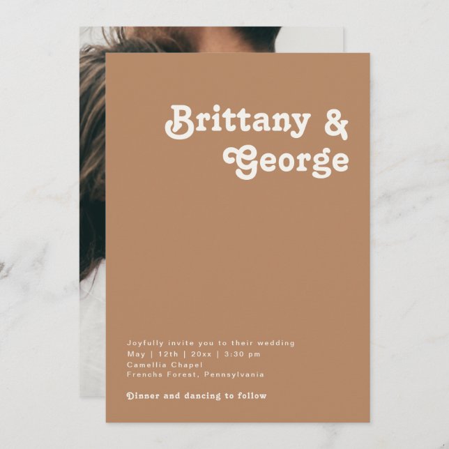 Convite Retro Beach | Monograma de Fotografia Casual Marro (Frente/Verso)