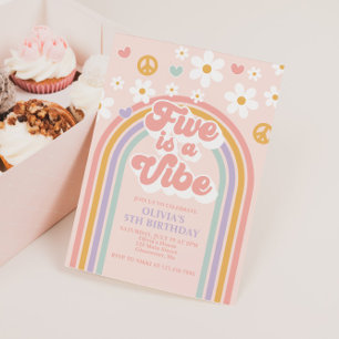 Convite Retro Five é um Vibe Aniversário de 5 anos Rainbow