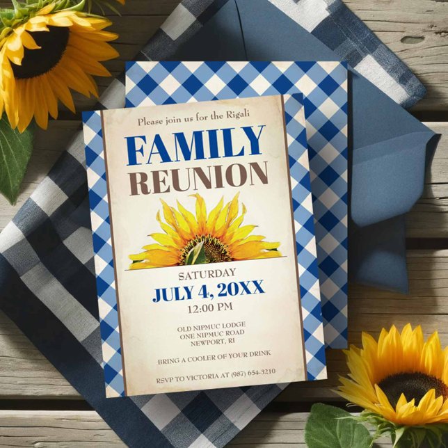 Convite Reunião Familiar Convida Picnic Rústico de girasso (Family reunion invitations rustic sunflower and blue gingham.)