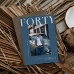 Convite Revista Na moda moderna | Foto aniversário de 40 a<br><div class="desc">Este convite de aniversário de "quarenta" parece um cobrir de revista na moda. Pode ser personalizado para qualquer idade e cores. Celebre seu próximo giro ao redor do sol com convites de aniversário doces e simples — escolha as fotos que você gostaria de mostrar e adicione todos os detalhes da...</div>