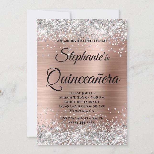 Convite Rico de prata e Rosa Dourado Monograma Quinceañera (Frente)