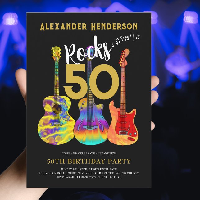 Convite Rock and Roll 50th Festa de aniversário (Rock and roll 50th birthday invitation for him funky guitars cool modern gold typography on black)
