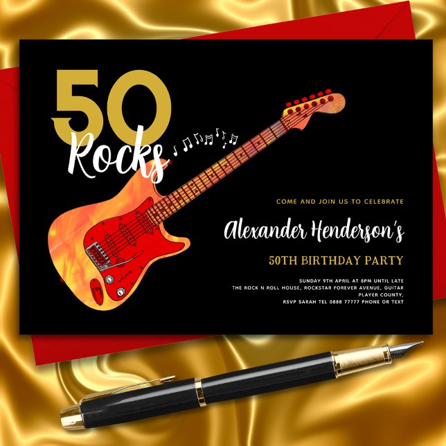 Convite Rock and Roll 50th festa de aniversário 50 rochas (Rock and roll 50th birthday party invitation fire electric guitar black and gold 50 Rocks theme)