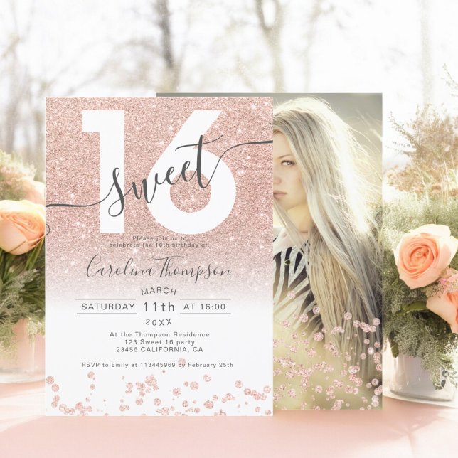 Convite Rosa dourado confete branco doce 16 foto (Rose gold glitter confetti white Sweet 16 photo Invitation)