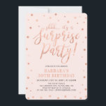Convite Rosa Dourado e Blush | Festa de aniversario de mul<br><div class="desc">Celebre seu dia especial com este modelo na moda moderno convite de aniversário surpresa. Este design apresenta confetti e tipografia texturizados com rosa de giz dourado com um fundo cor-de-rosa pincelado. Você pode personalizá-lo para qualquer idade ou evento.</div>