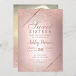 Convite Rosa gold glitter script foto metal Sweet 16<br><div class="desc">Rosa dourado tipografia e tiras geométricas e folha metálica de rosa dourada dourada dourada doce convite de aniversário 16. Adicione sua foto no fundo.</div>