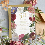 Convite rosas do País de Aniversário do Casamento do Ouro<br><div class="desc">Apresentando rosas decorativas de países caindo sobre um falso quadro de folha de ouro que envolve seus detalhes personalizados de aniversário de casamento de ouro e os nomes de casais felizes definidos em texto clássico de ouro. Projetado por Thisnotme©</div>