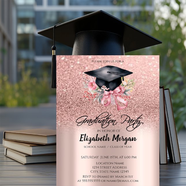 Convite Rose Gold Glitter Floral Grad Cap Bow Graduation (Criador carregado)