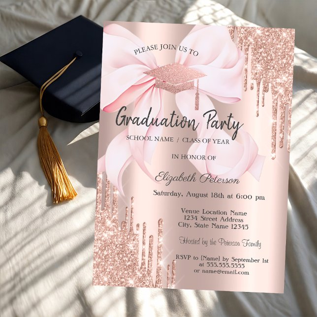 Convite Rose Gold Grad Cap Glitter Drips Bow Graduation (Criador carregado)
