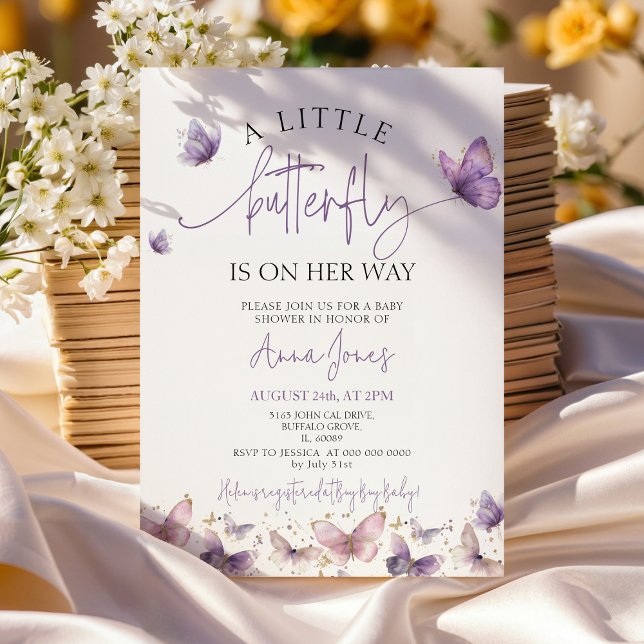 Convite Roxo Uma borboleta bebê está a caminho do chá de f (Criador carregado)