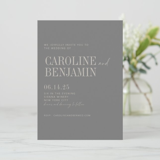 Convite RSVP de Casamento de Script de Taupe Escuro Elegan (Em pé/Frente)