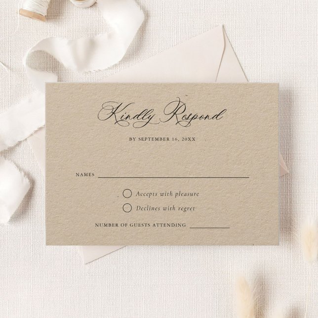Convite RSVP de Papel Kraft Elegante para Script de Caligr (Criador carregado)