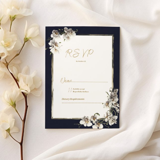 Convite RSVP floral de orquídea branca azul-marinho Elegan (Elegant navy blue gold white orchid floral RSVP)