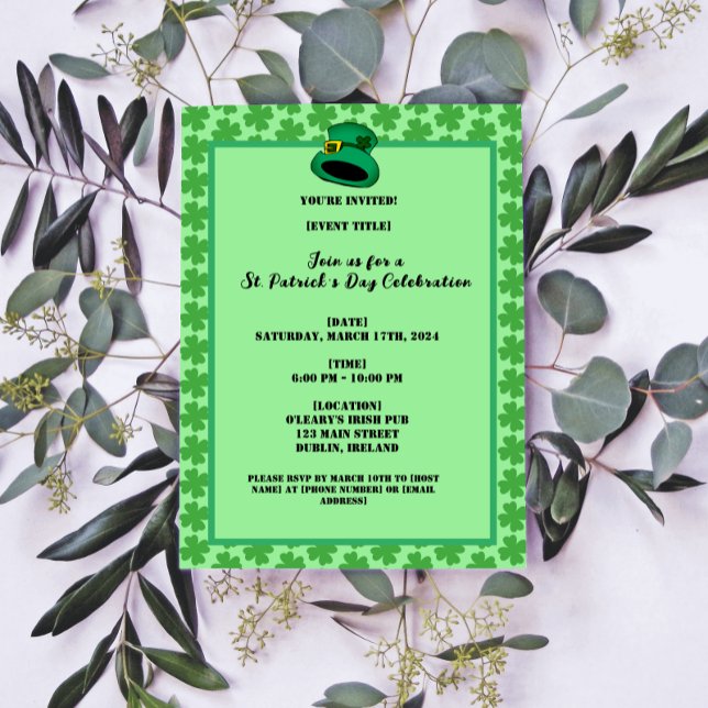 Convite Rua de fundo de Shamrock do Green Clovers (Green Clovers Shamrock Background St. Patrick's D Invitation
)
