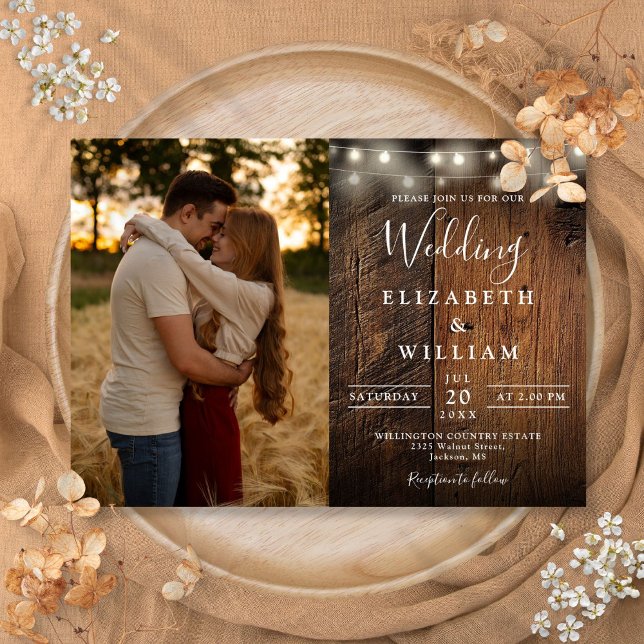 Convite Rustic Barn Wood String Luzes De Casamento Foto (Rustic Barn Wood String Lights Wedding Photo Invitation)